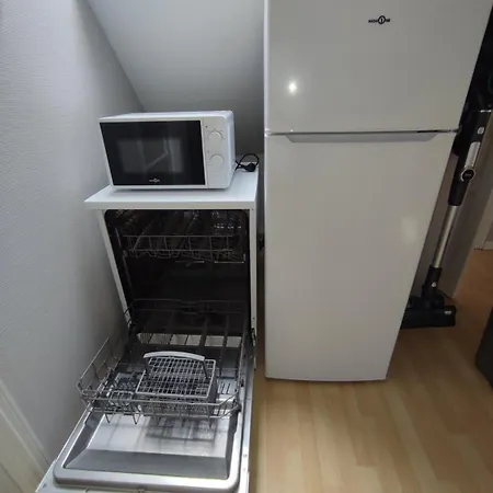 Apartment 5 People *