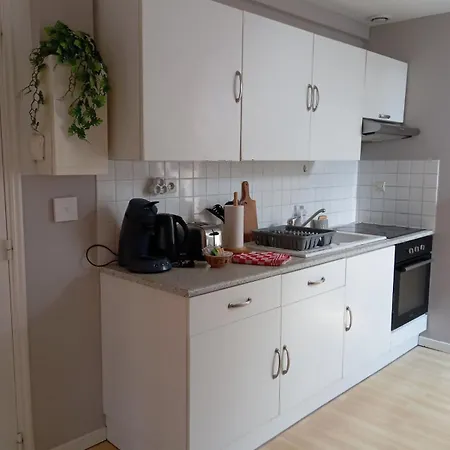 Apartment 5 People